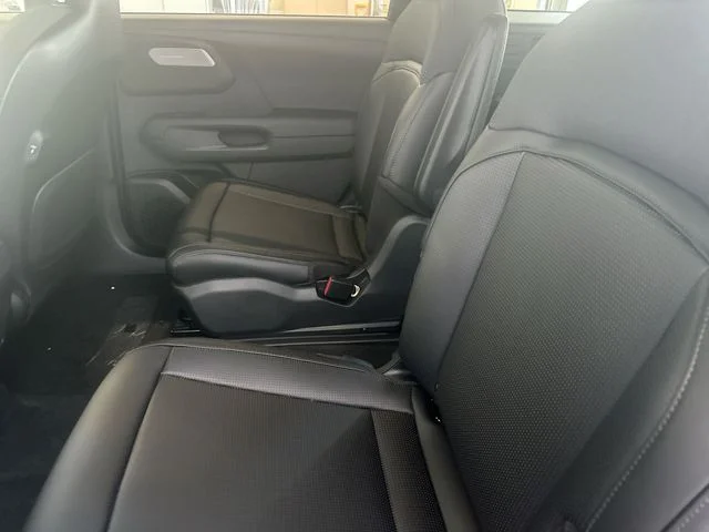 New 2027 Glacial White Pearl Kia S image 27