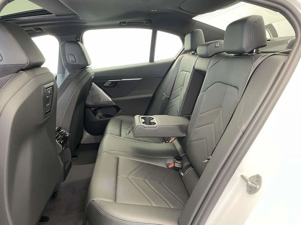 New 2026 White BMW xDrive40 image 16
