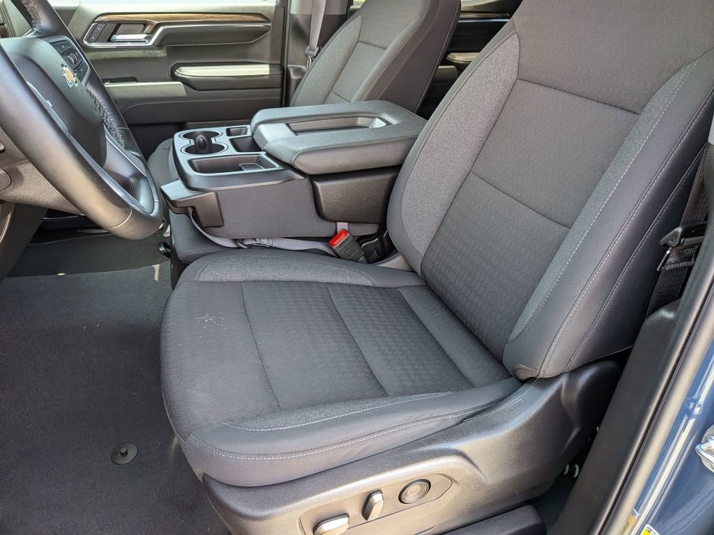 Used 2024 Lakeshore Blue Metallic Chevrolet LT (2FL) image 29