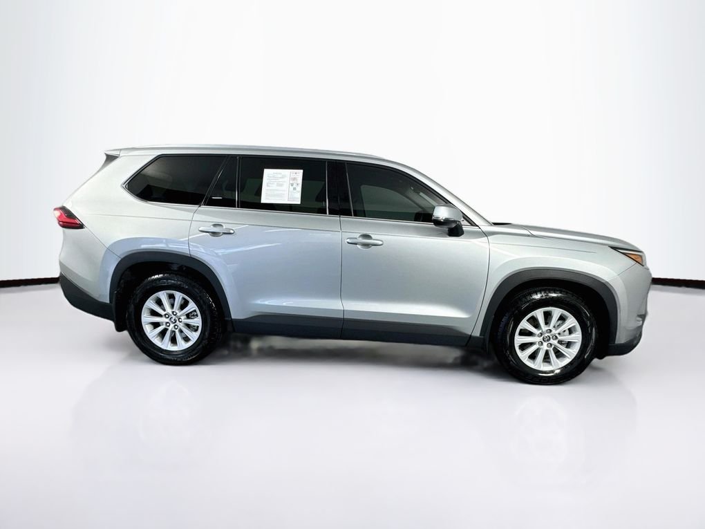 Used 2024  Toyota XLE image 11
