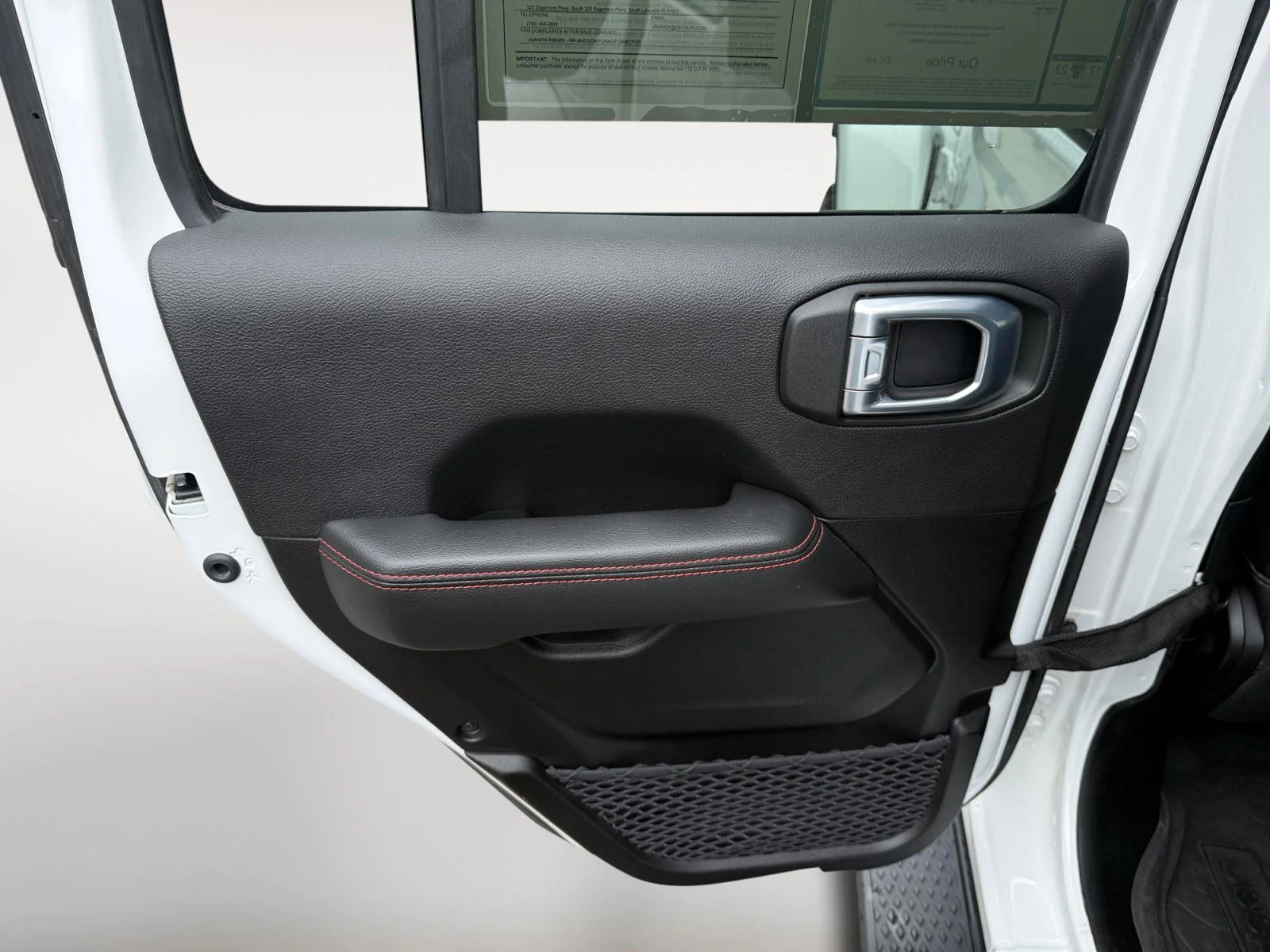 Used 2022 Bright White Clearcoat Jeep Rubicon image 18