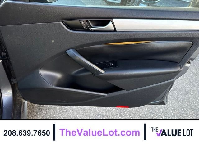 Used 2012 Gray Volkswagen 2.5 SE image 12