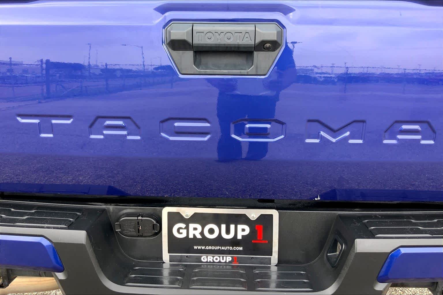 Used 2024 Blue Crush Metallic Toyota SR5 image 10