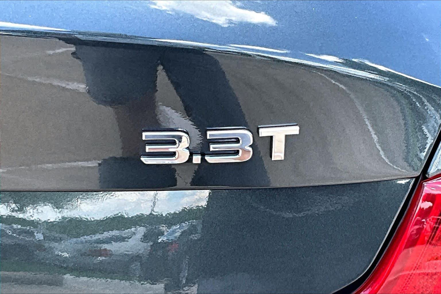 Used 2019 Black Forest Green Genesis 3.3T Design image 10