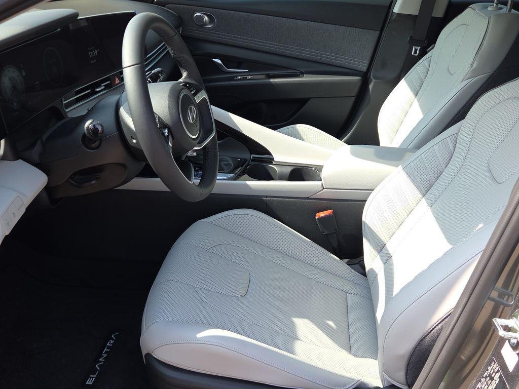 New 2025 Gray Hyundai Limited image 15