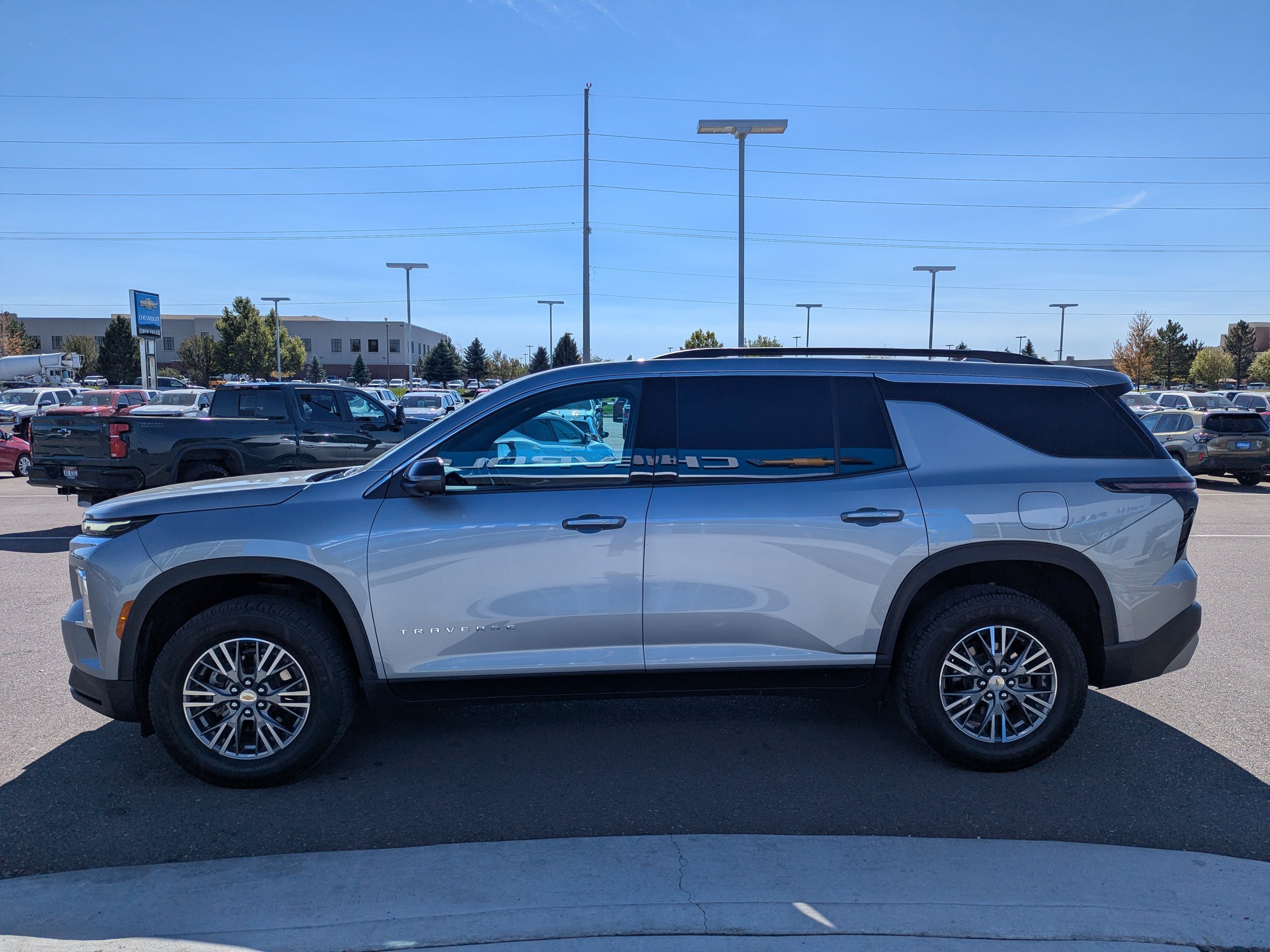 2024 Chevrolet Traverse 1LT - Photo 8
