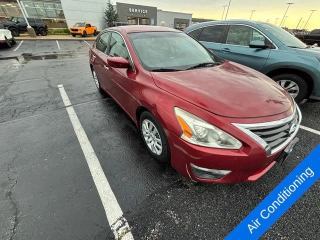 Used 2013 Red Nissan 2.5 S image 3