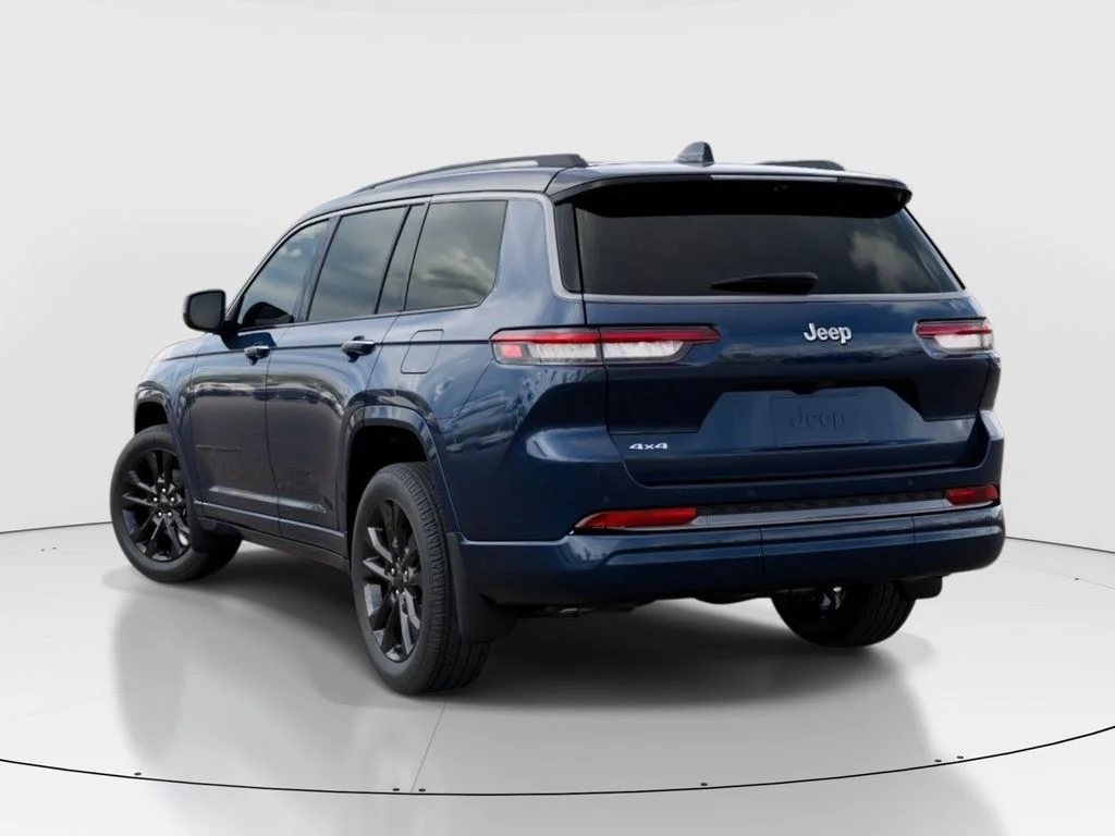New 2026 Fathom Blue Pearl-Coat Exterior Paint Jeep Limited Reserve image 3