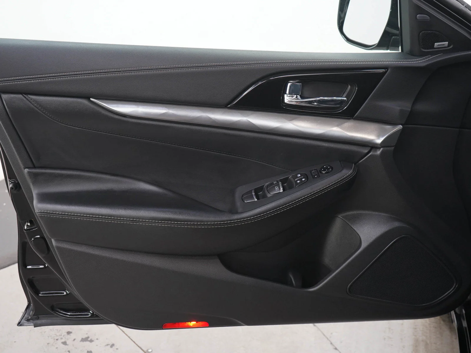 Used 2023 Black Nissan SV image 20