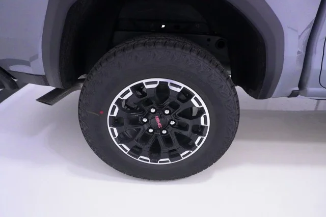 2026 GMC Canyon AT4 - Photo 6