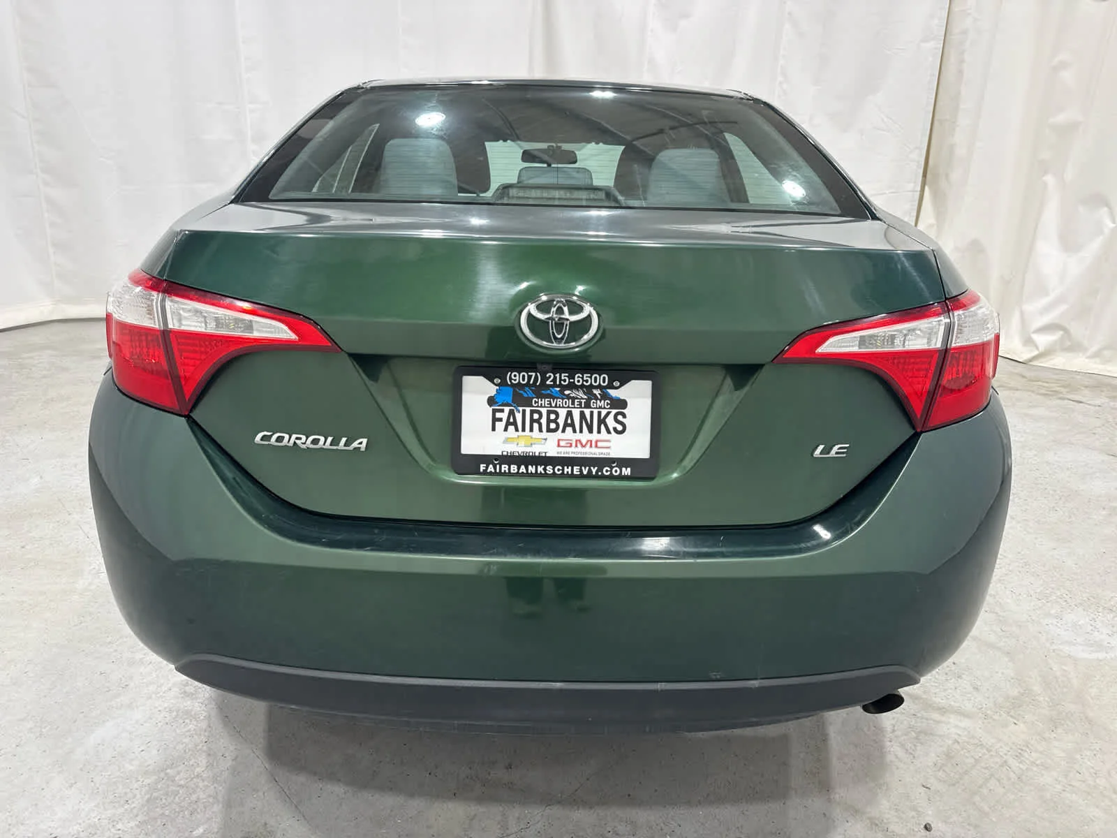 Used 2016 Green Toyota LE image 4