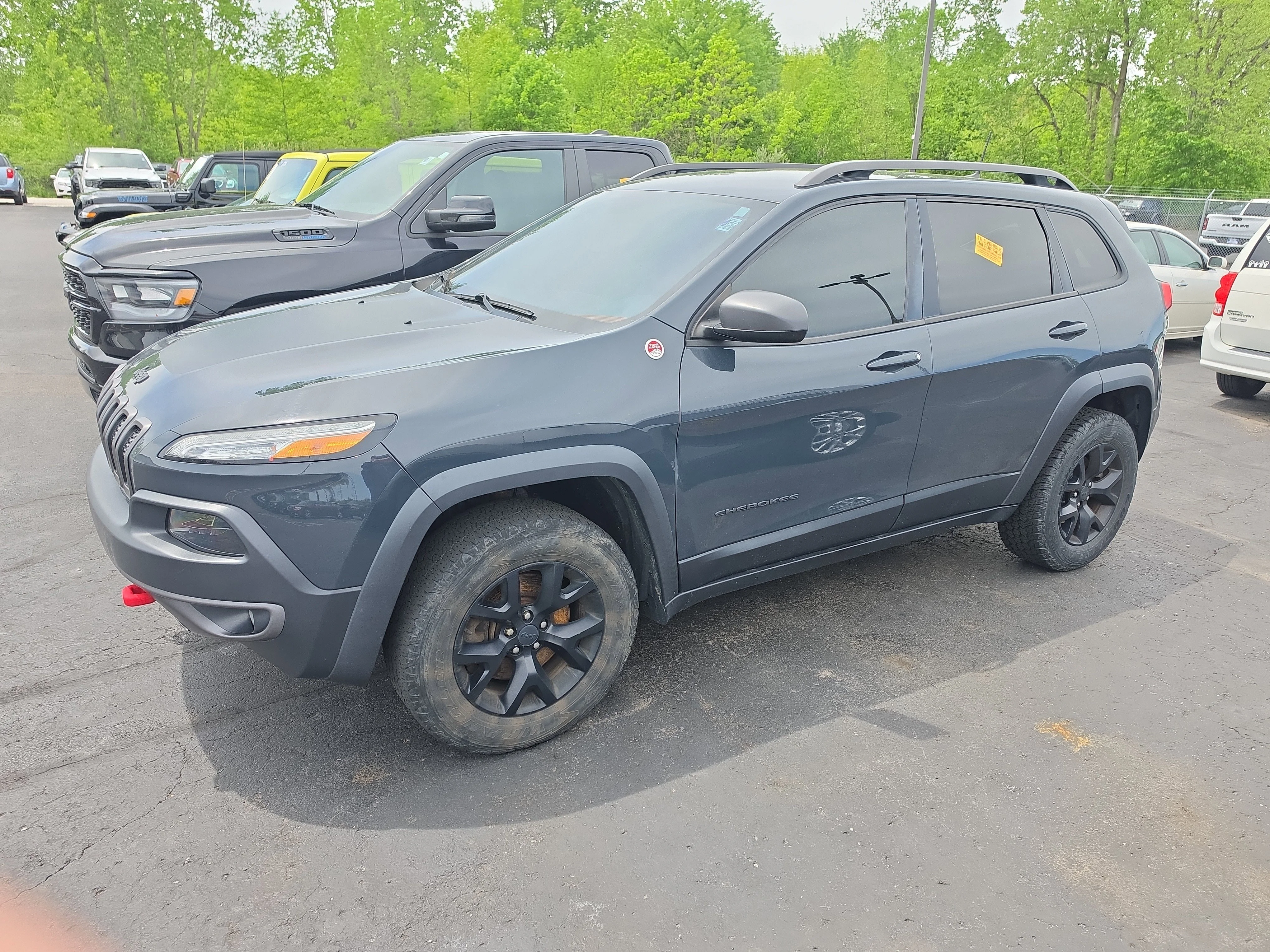 Used 2016 Jeep Cherokee Trailhawk with VIN 1C4PJMBS1GW241509 for sale in Alliance, OH