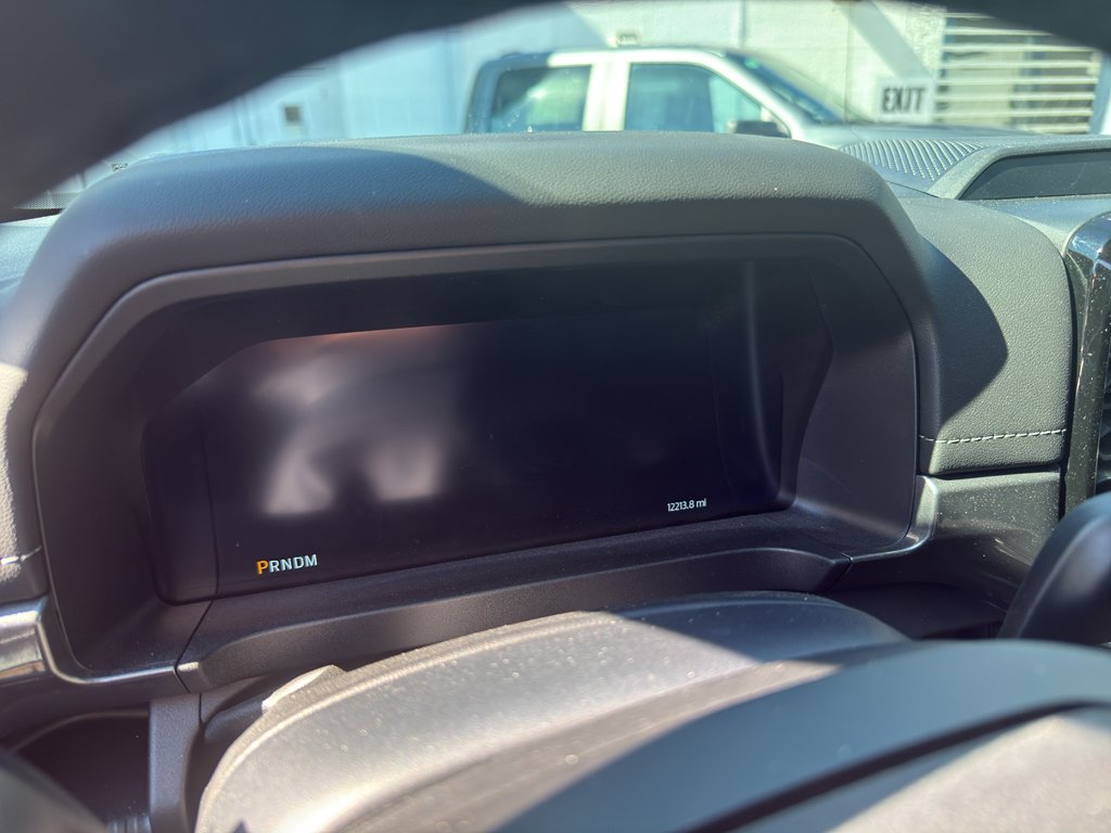Used 2024  Ford LARIAT image 4