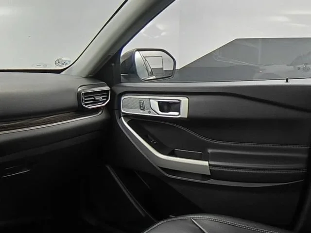 Used 2021 White Ford Limited image 40