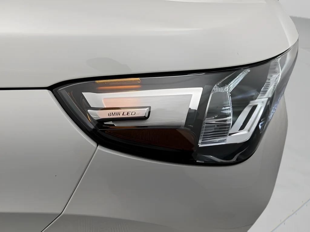 Used 2025 Alpine White BMW xDrive28i image 42