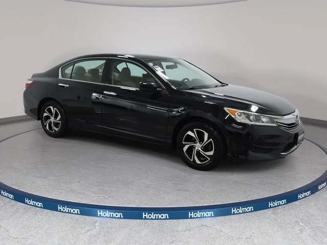 Used 2017  Honda LX image 4