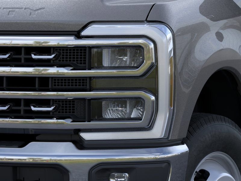 New 2026 Carbonized Gray Metallic Ford XLT image 18