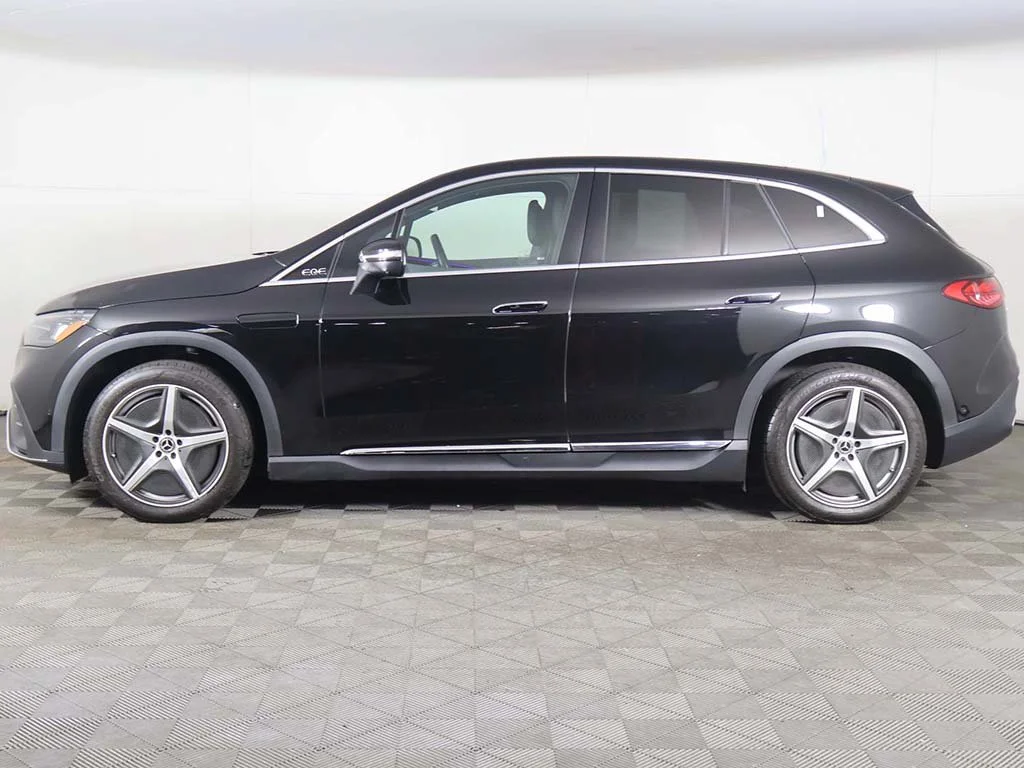Used 2023 Black Mercedes-Benz 500 SUV image 19