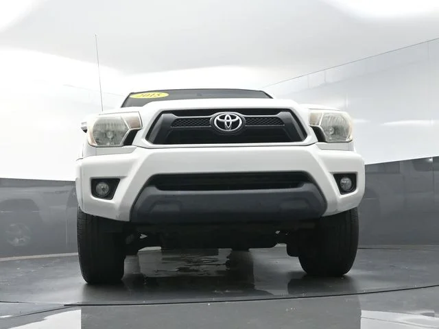 Used 2015 White Toyota Base image 42