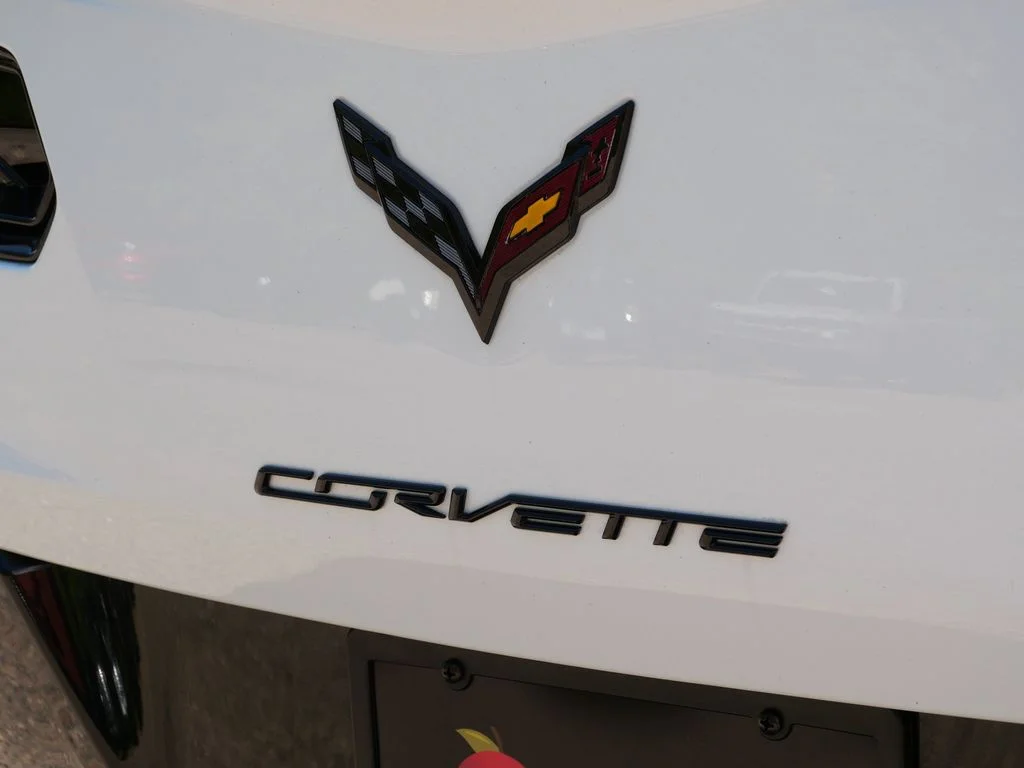 Used 2014 White Chevrolet Base image 10