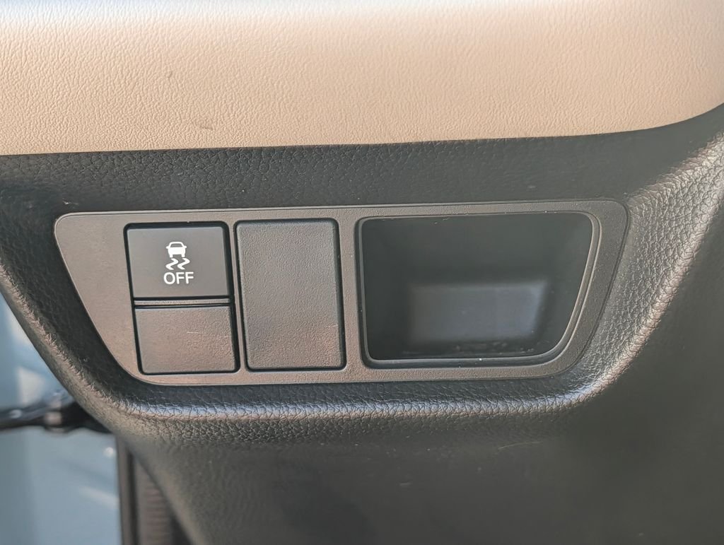 Used 2024  Honda LX image 30