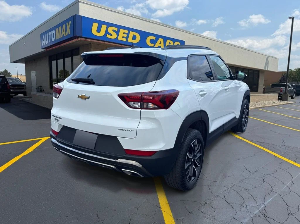 Used 2022 Summit White Chevrolet ACTIV image 5