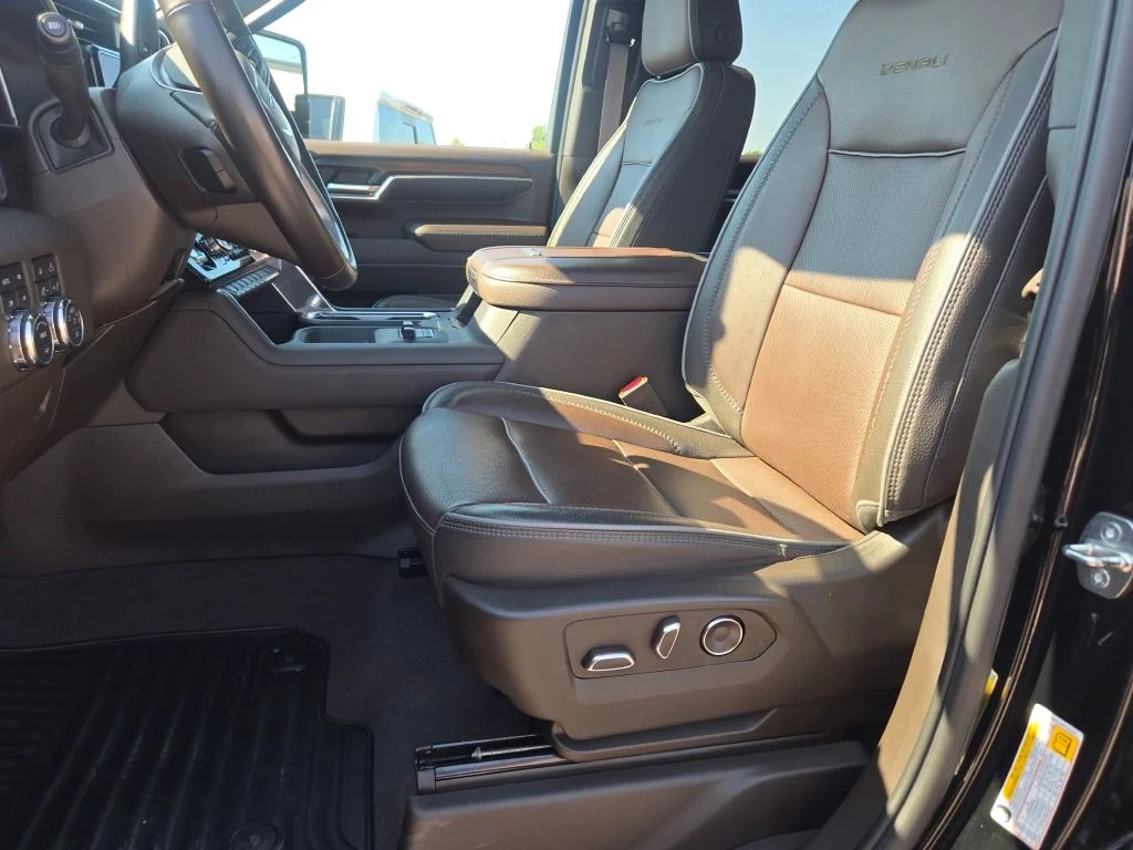 Used 2024 Black GMC Denali image 25