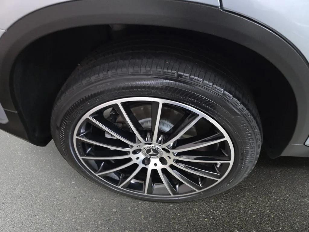 Used 2021 Silver Mercedes-Benz GLC 300 image 32