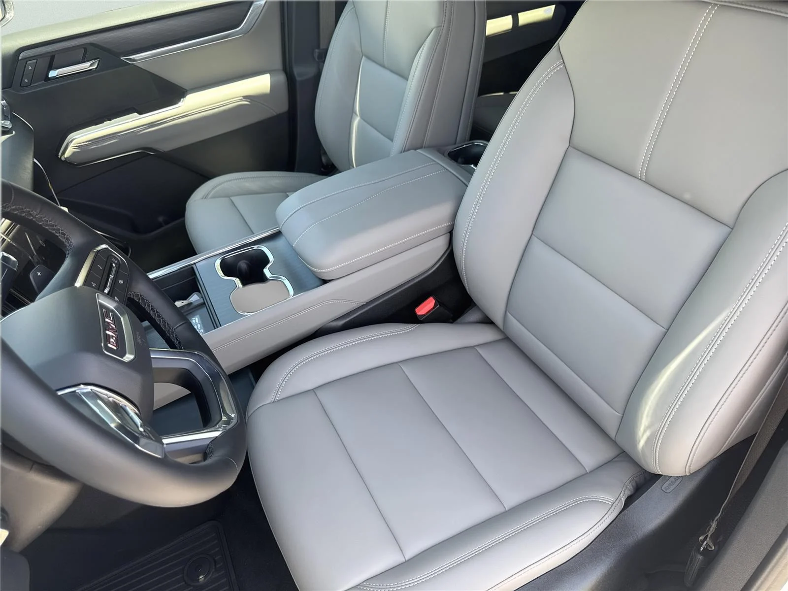 New 2026 Summit White GMC Elevation image 38