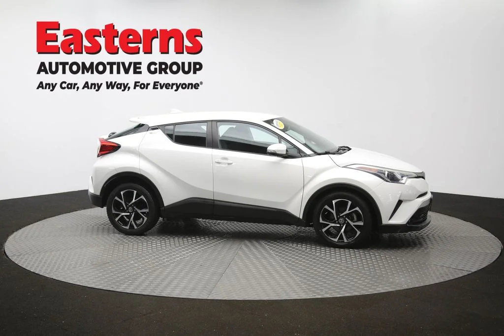 Used 2018 White Toyota XLE Premium image 46