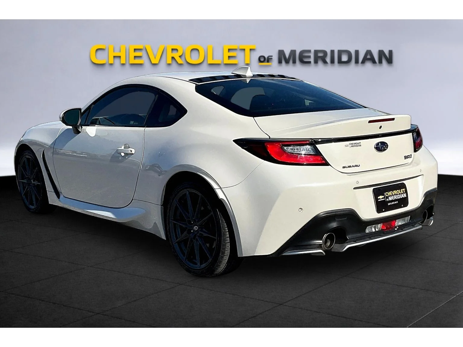 Used 2022 White Subaru Limited image 2