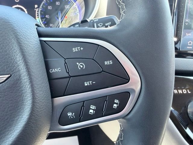 2023 Chrysler Pacifica Touring L - Photo 11