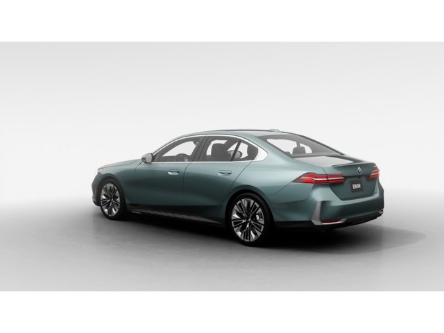 New 2027 Cape York Green Metallic BMW 530i image 2