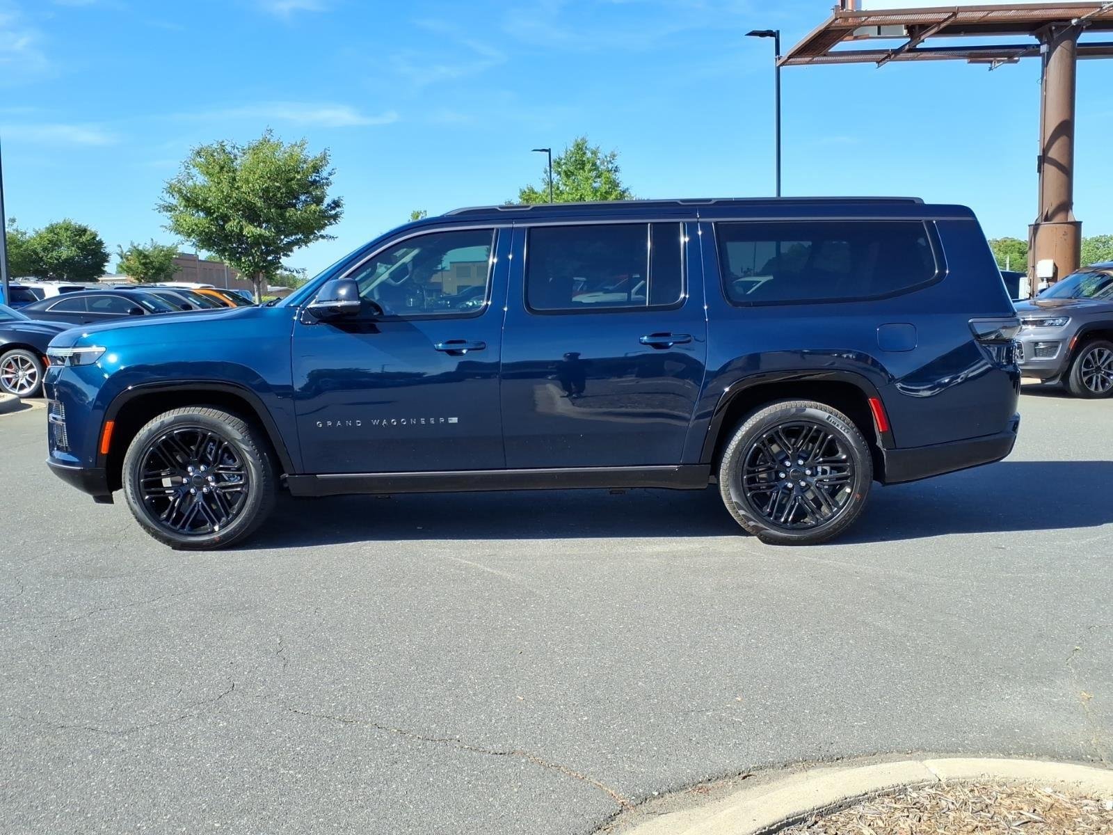 New 2026 Fathom Blue Pearl-Coat Exterior Paint (Late Availability) Jeep Limited Reserve image 3