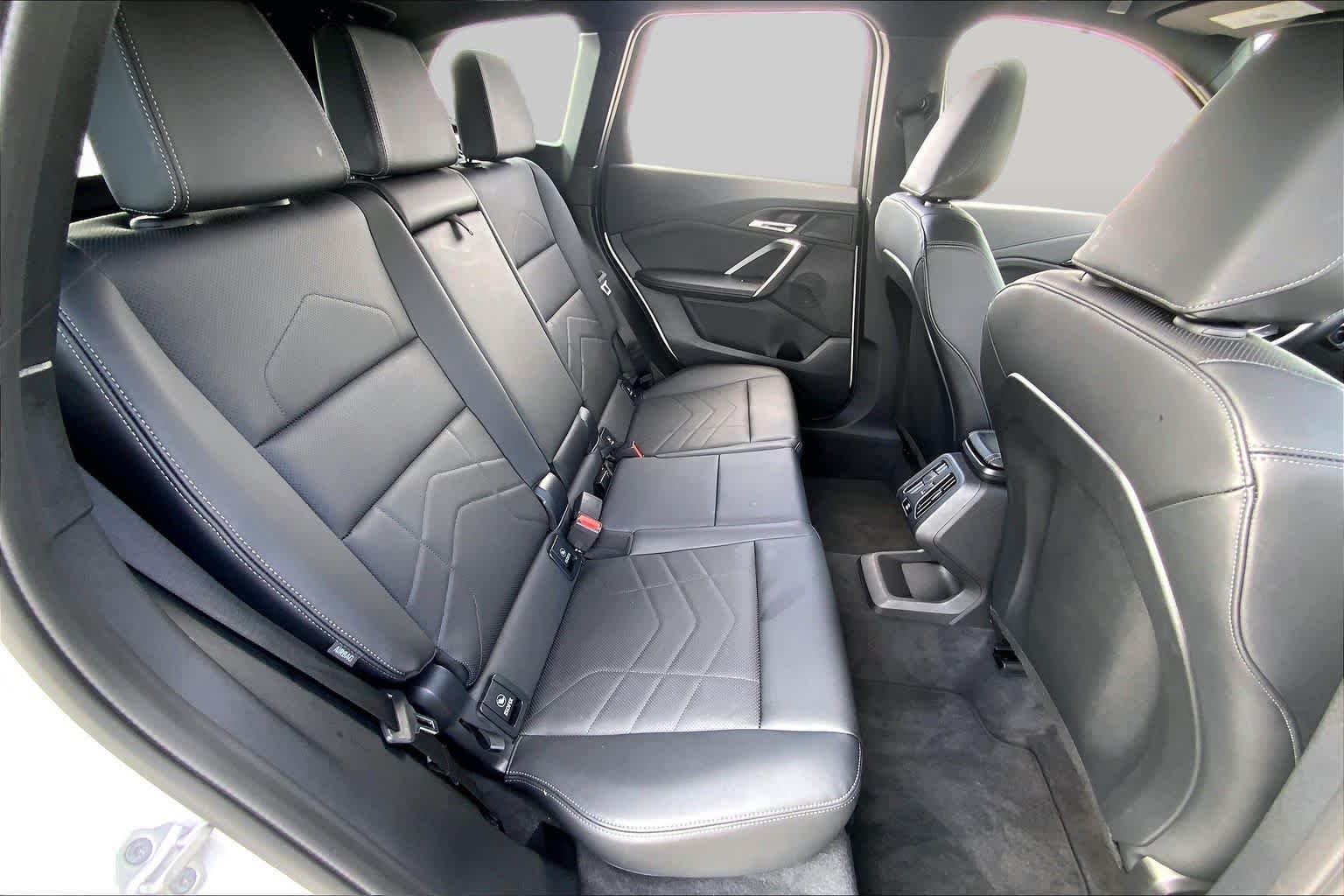 Used 2026 Mineral White Metallic BMW xDrive28i image 19