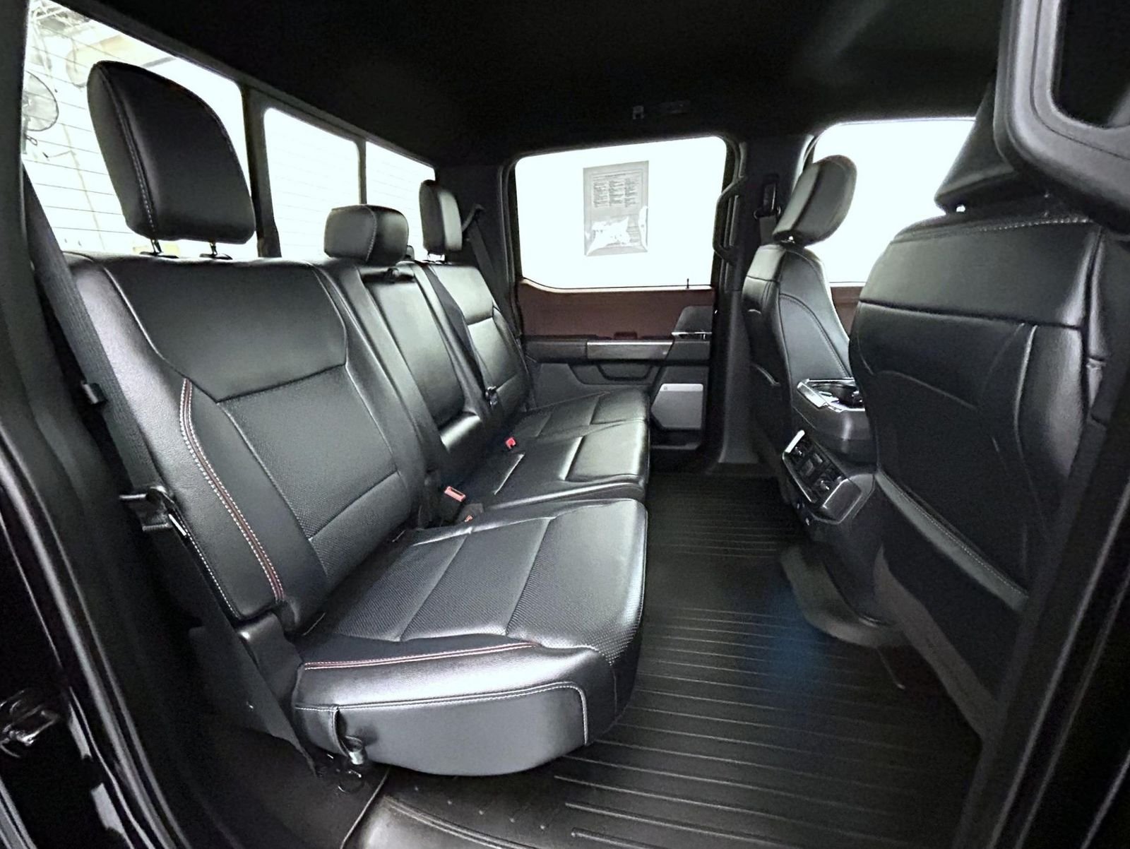 Used 2023 Agate Black Metallic Ford Lariat image 18