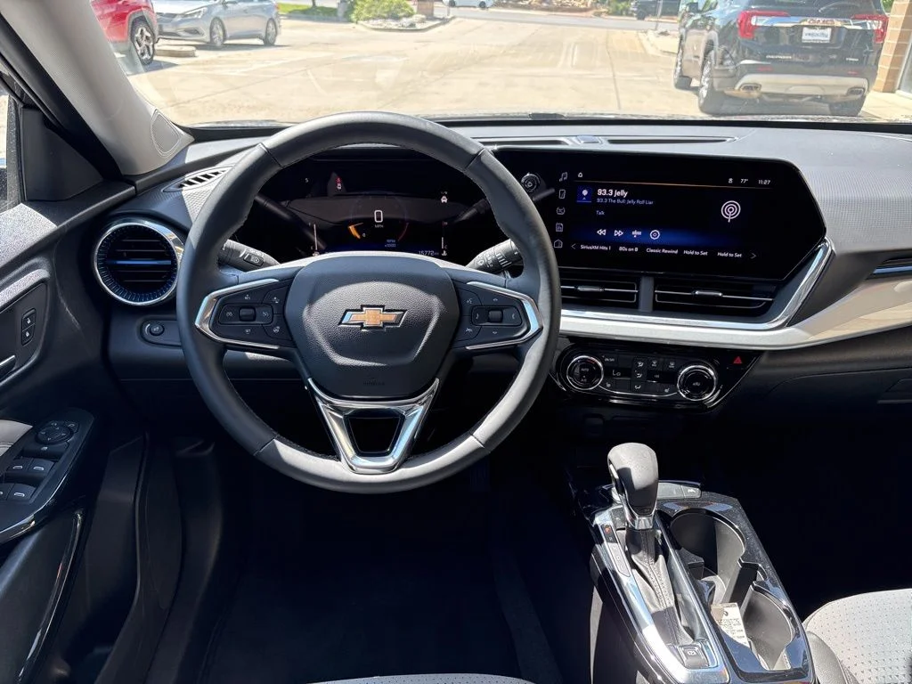 Used 2025 Black Chevrolet LT image 8