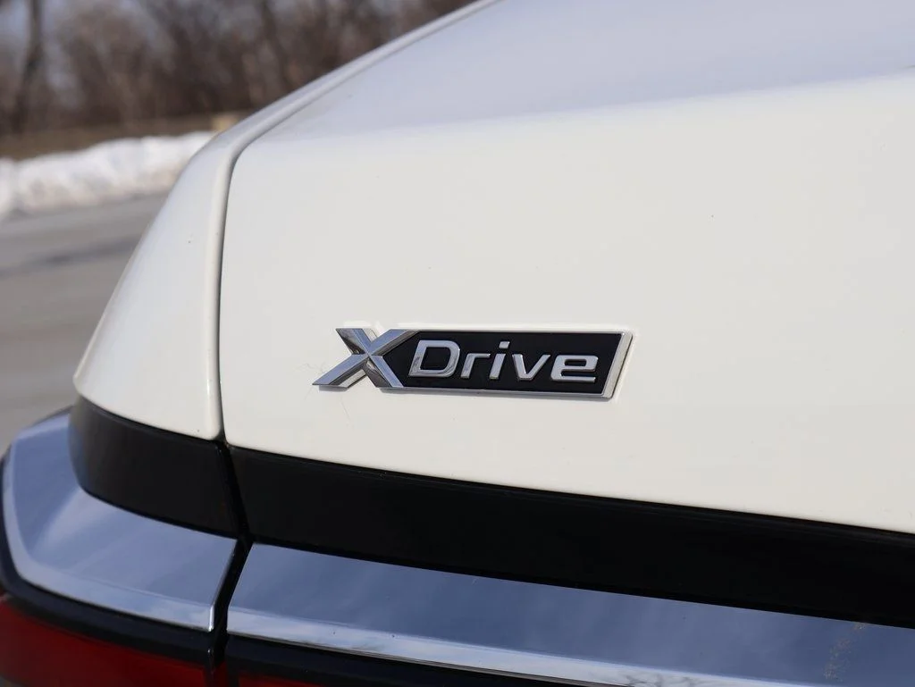 2025 BMW 7 Series 740i - Photo 9