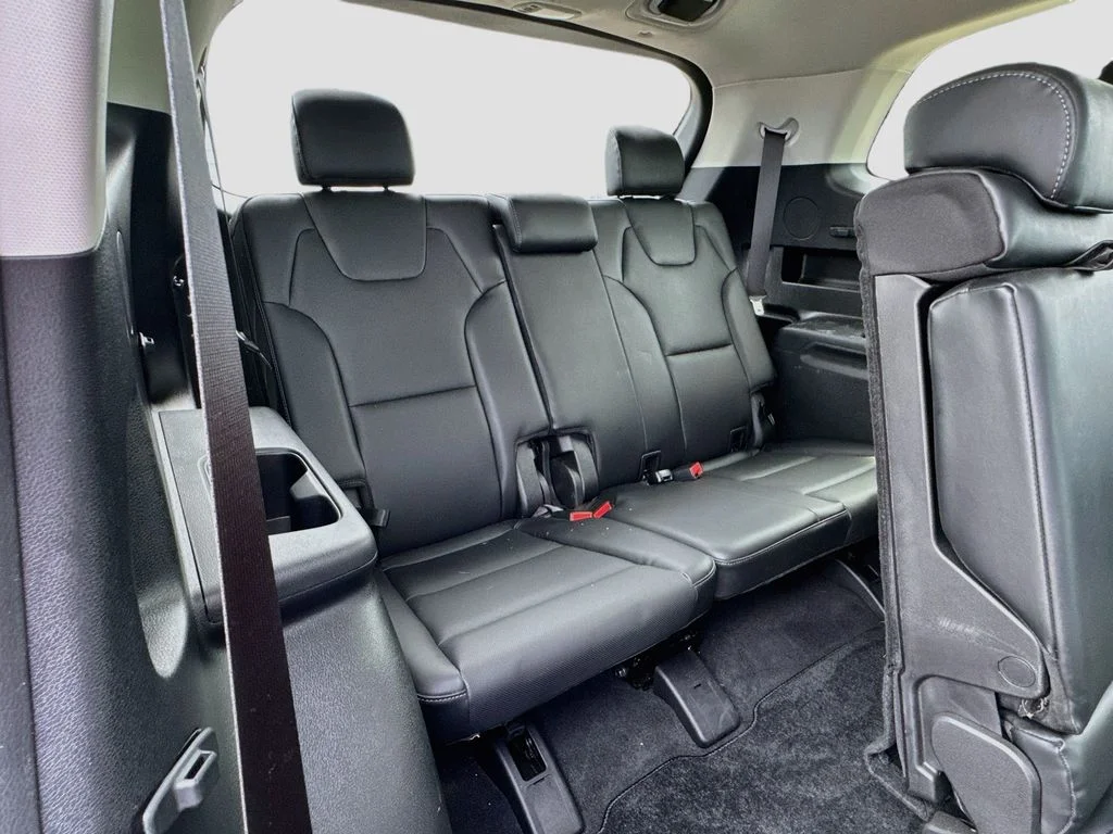 Certified Used 2025 Gray Kia LX image 28