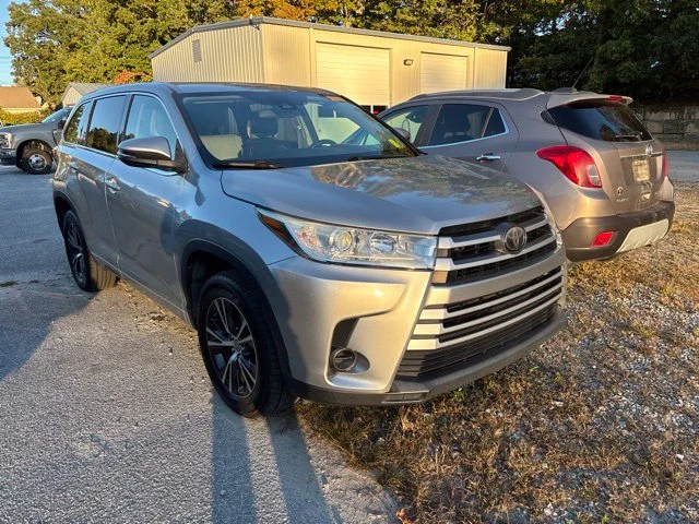 Used 2017 Toyota Highlander LE with VIN 5TDZARFH0HS031604 for sale in Hendersonville, NC