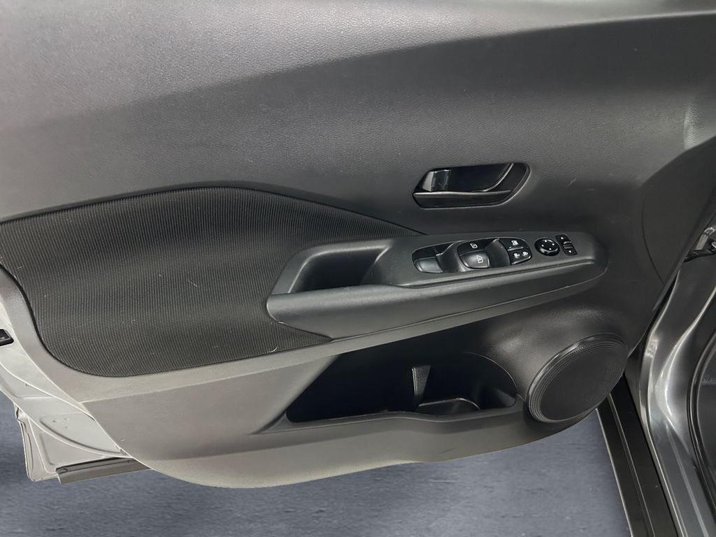 Used 2024 Gray Nissan S image 12