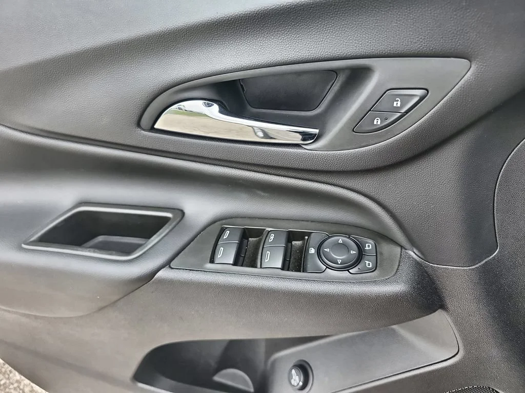2024 Chevrolet Equinox LT - Photo 24