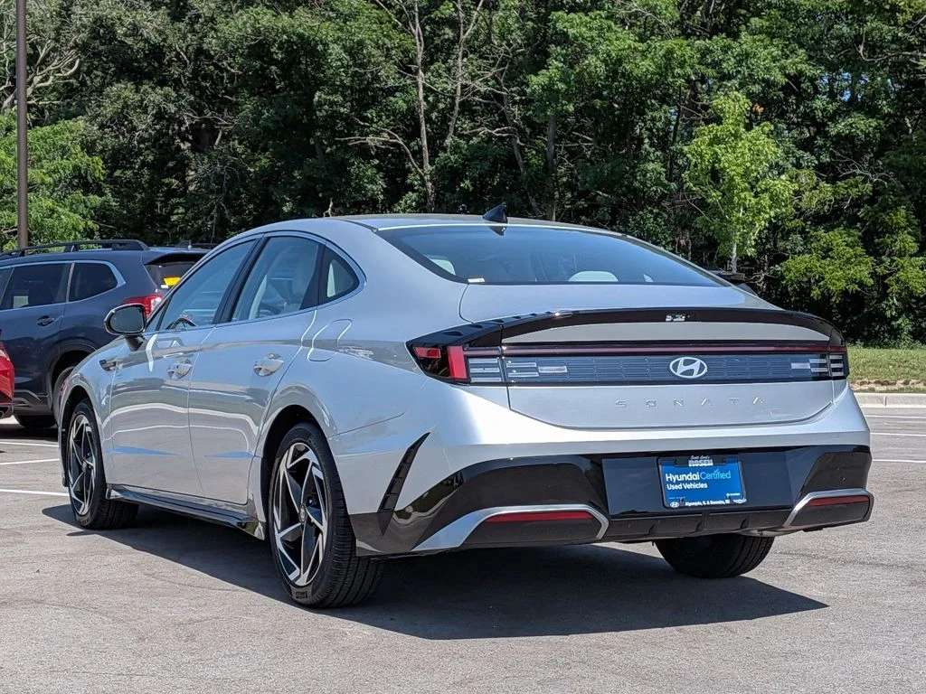 Used 2026 Silver Hyundai SEL Sport image 5