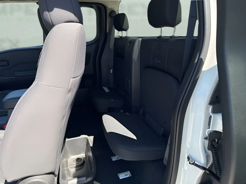 Used 2022 White Nissan S image 10