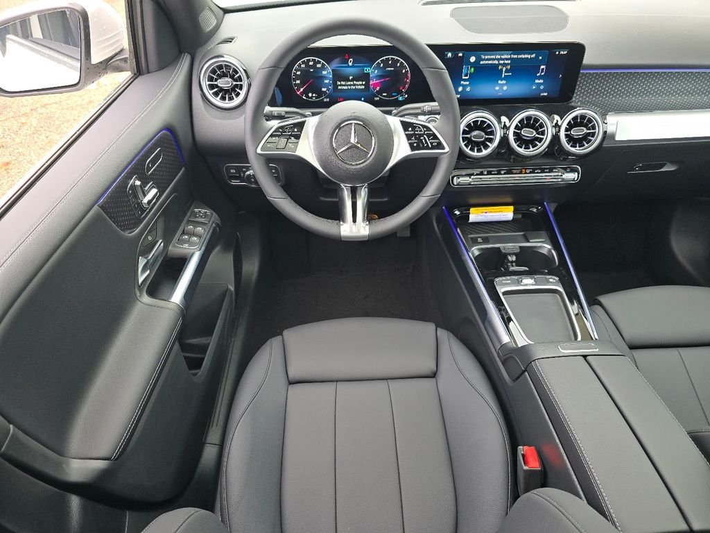 New 2026 Polar White Mercedes-Benz GLB 250 image 23