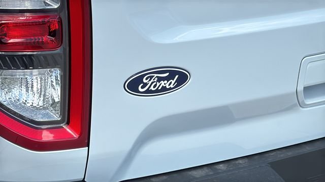 New 2026 Space White Metallic Ford Outer Banks® image 10