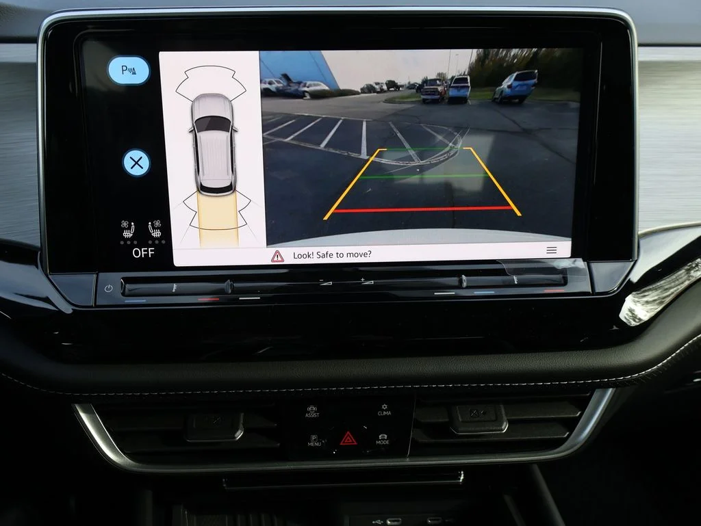 New 2026 White Volkswagen 2.0T SE w/Technology image 28