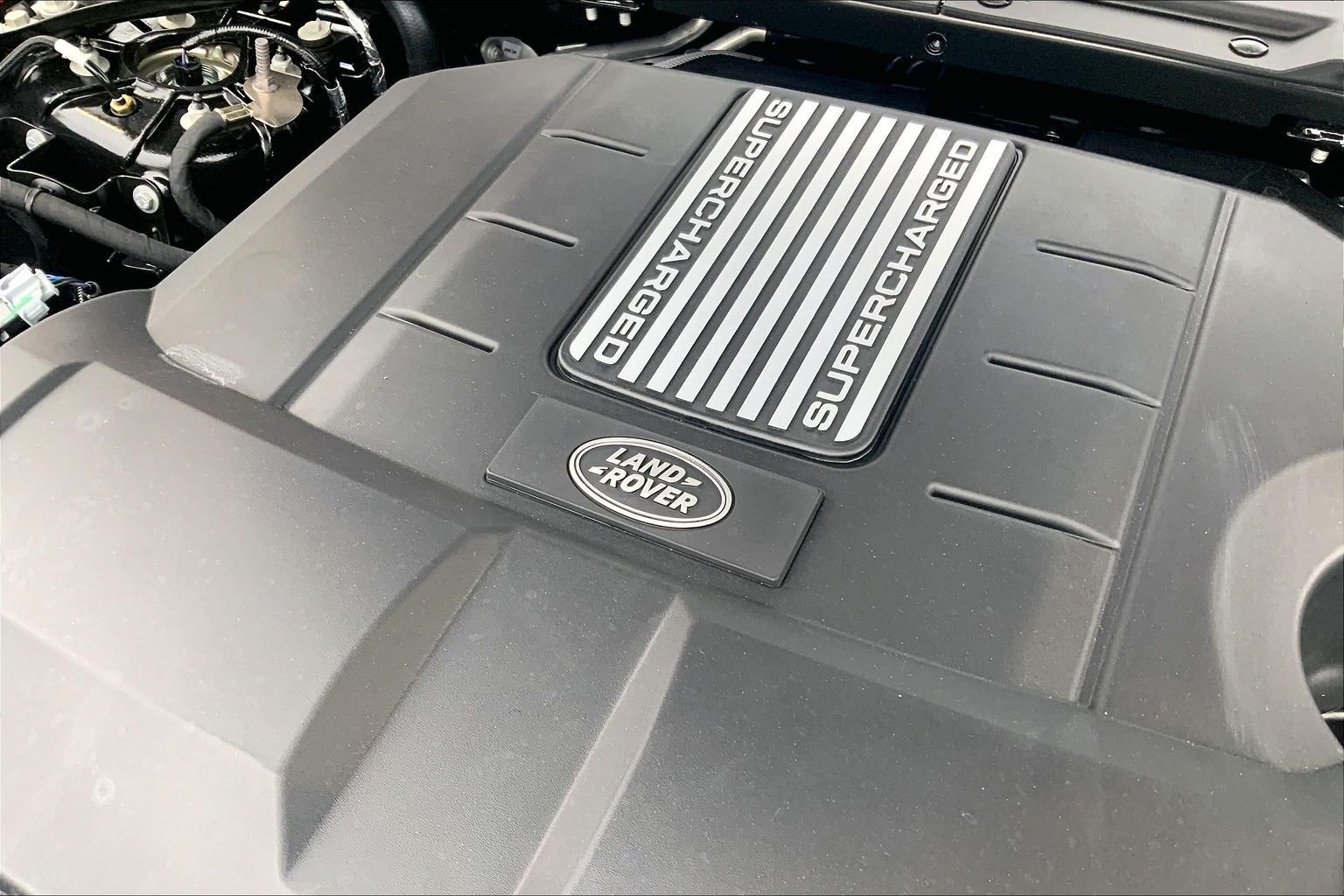 2026 Land Rover Defender V8 - Photo 17