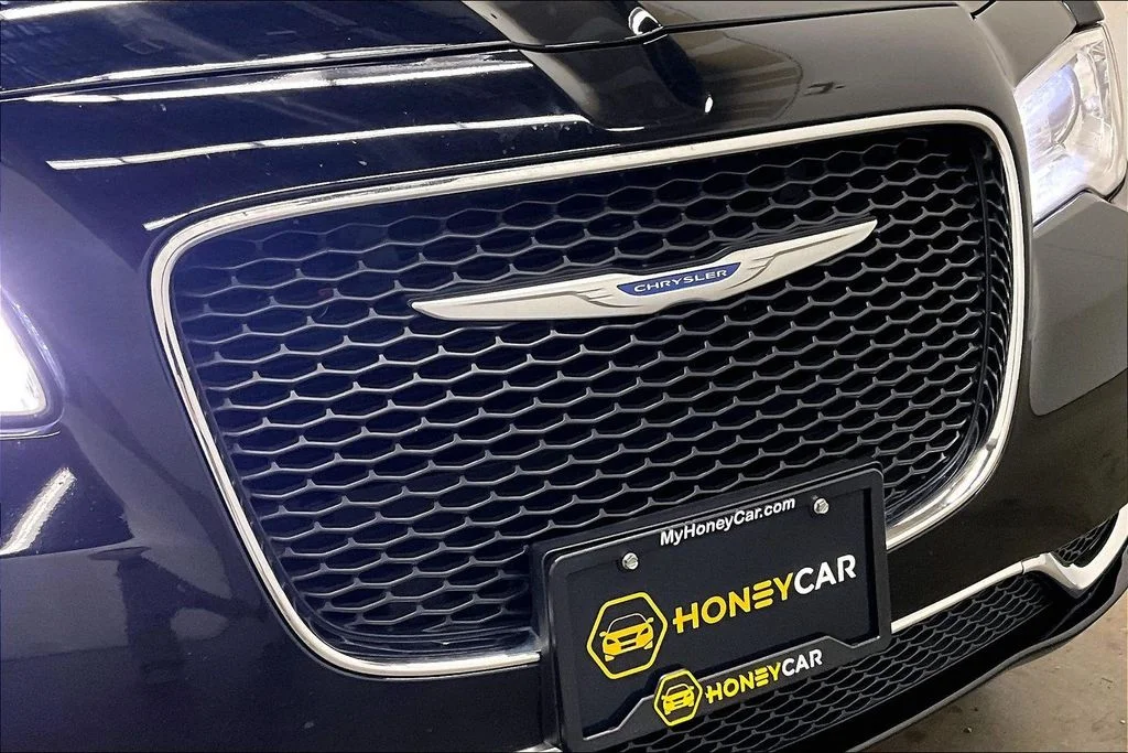 Used 2023 Black Chrysler Touring image 31