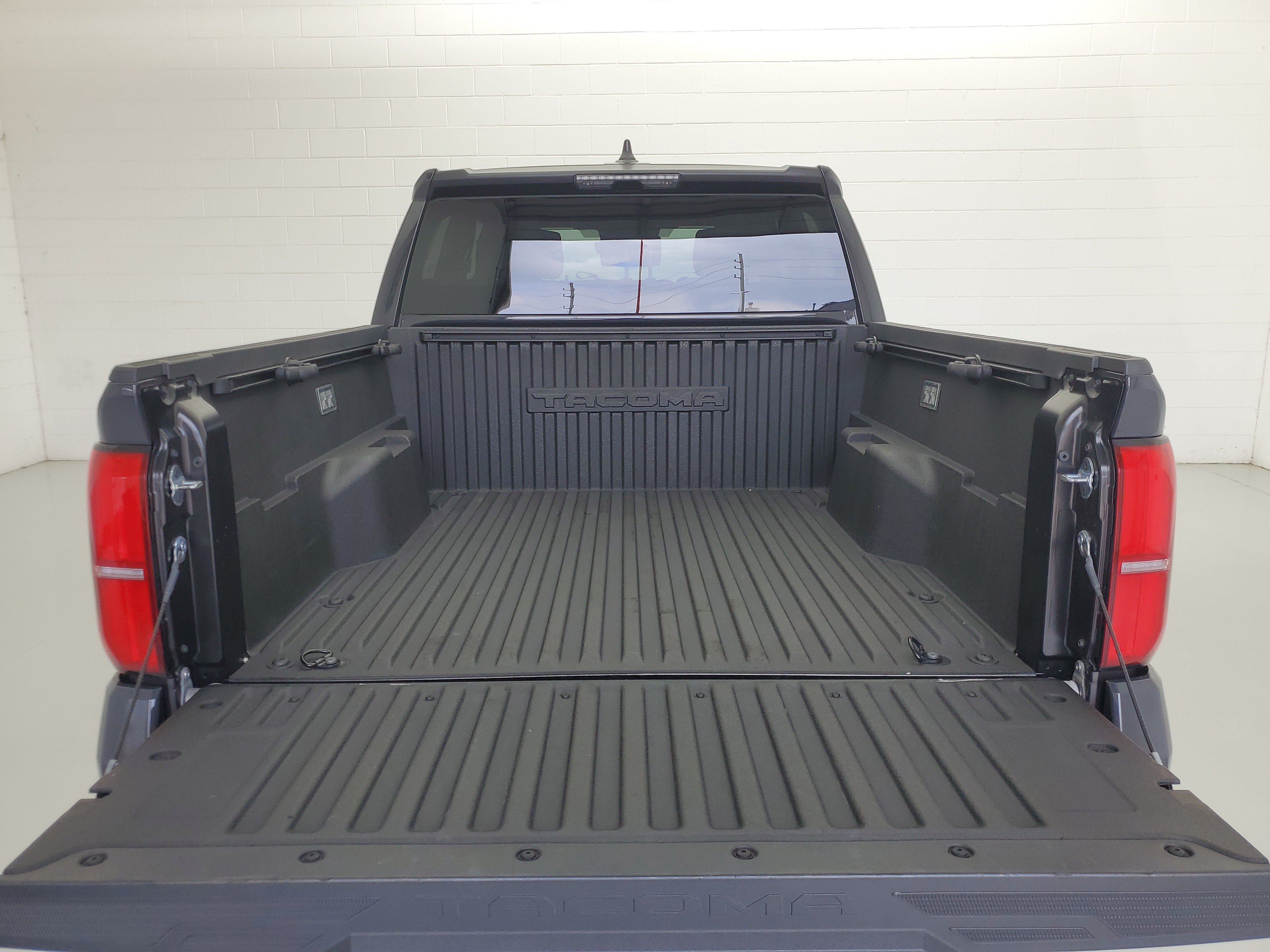 Used 2025 Underground Toyota SR5 image 10